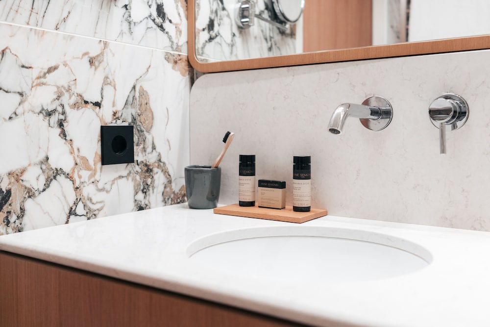 Habitación superior, balcón del hotel Padam Hôtel. Foto 2