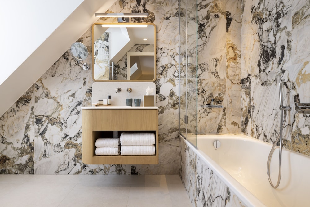 Superior Mansard Room del hotel Padam Hôtel. Foto 6