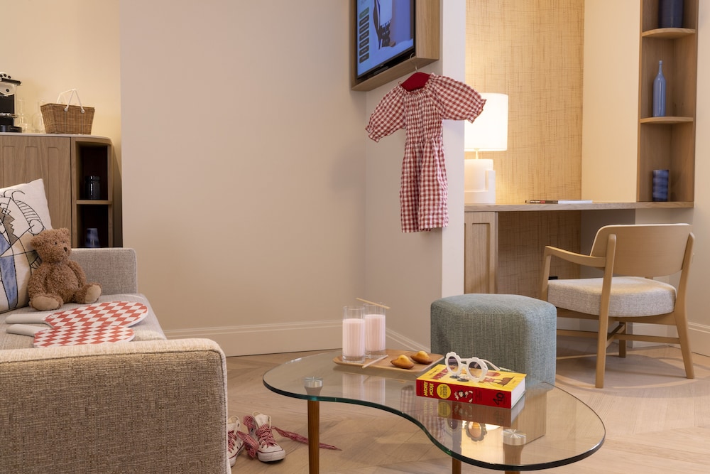 Suite junior, balcón del hotel Padam Hôtel. Foto 8