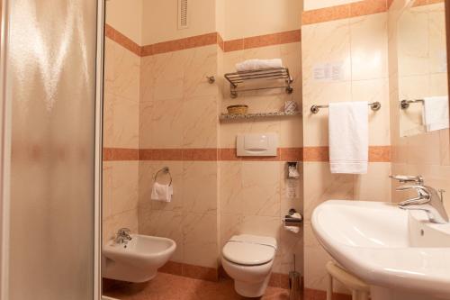 Habitación Individual con acceso a la piscina del hotel Nil Hotel. Foto 4