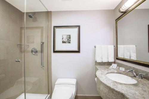 Habitación Doble con vistas al desfile del hotel Hilton Garden Inn New York - West 35th St.. Foto 1