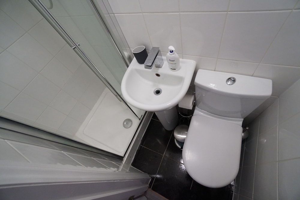 Apartamento, baño privado (Apartment 11) del hotel London Queens Apartments. Foto 19