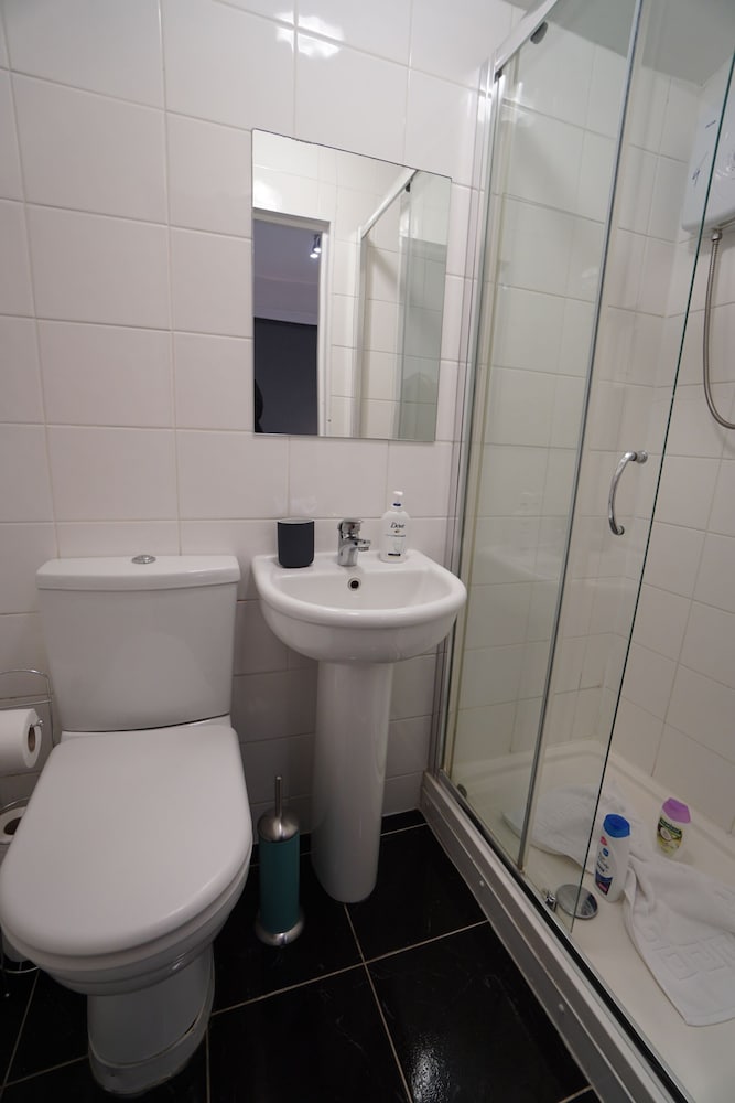 Apartamento, baño privado (Apartment 1) del hotel London Queens Apartments. Foto 6