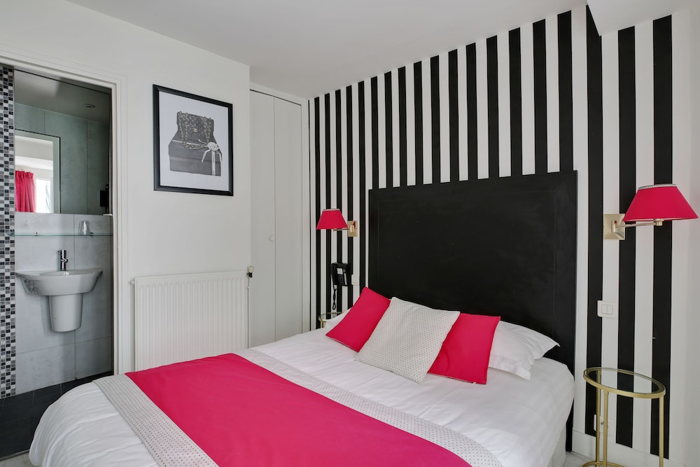 Habitación clásica del hotel Riviera Elysées. Foto 1