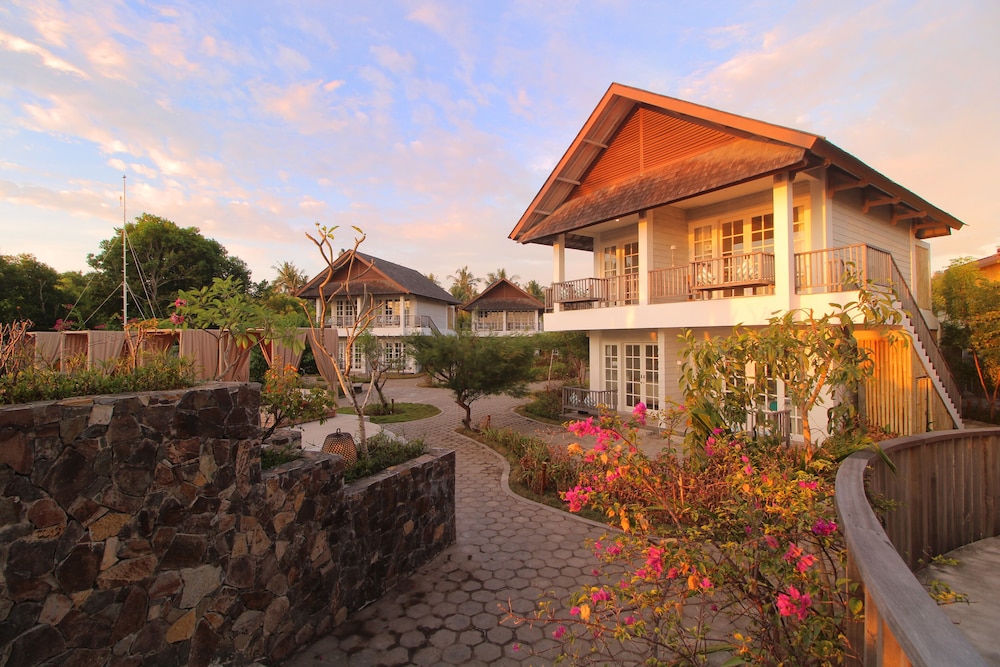 Suite, vistas al jardín del hotel Kardia Resort Gili A Pramana Experience. Foto 4