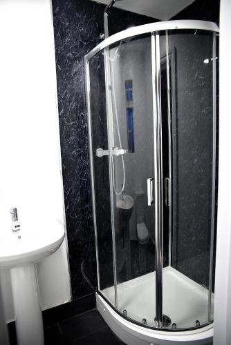 Habitación Triple Básica del hotel The Bank. Foto 2