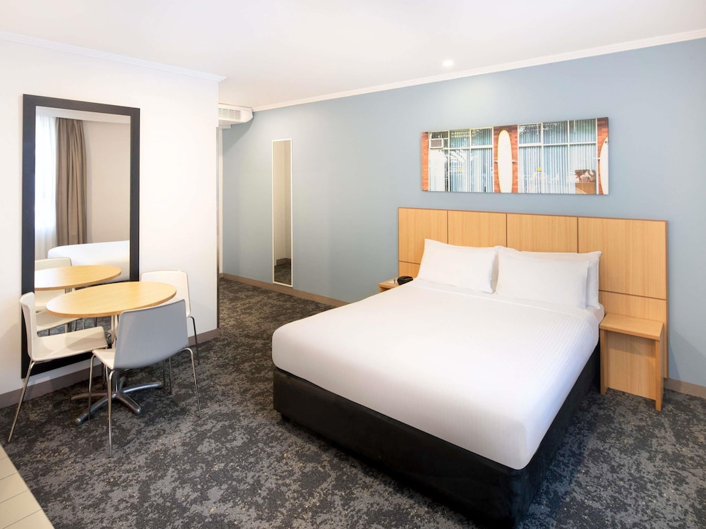 Habitación estándar con cama King del hotel Mercure Sydney Manly Warringah. Foto 1