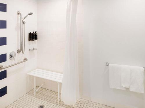 Habitación Familiar Estándar Accesible del hotel Mercure Sydney Manly Warringah. Foto 5