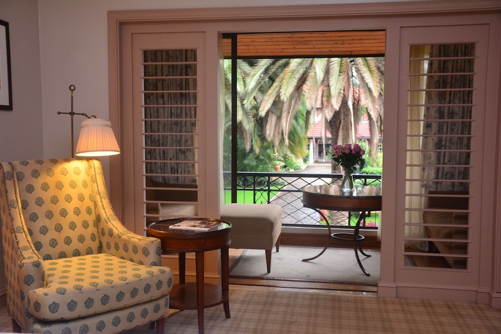 Suite Superior con Cama Queen del hotel Fairmont The Norfolk. Foto 1