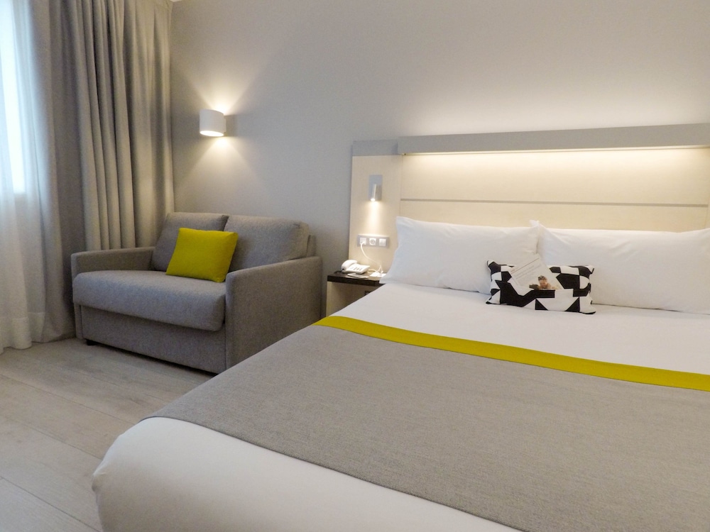 Habitación estándar, 1 cama doble (Free Breakfast) del hotel Holiday Inn Express Pamplona. Foto 4