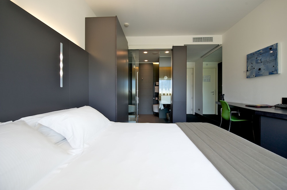 Habitación Classic con cama doble del hotel Mercure Nerocubo Rovereto. Foto 1