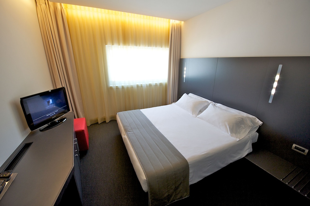Habitación Classic con cama doble del hotel Mercure Nerocubo Rovereto. Foto 2