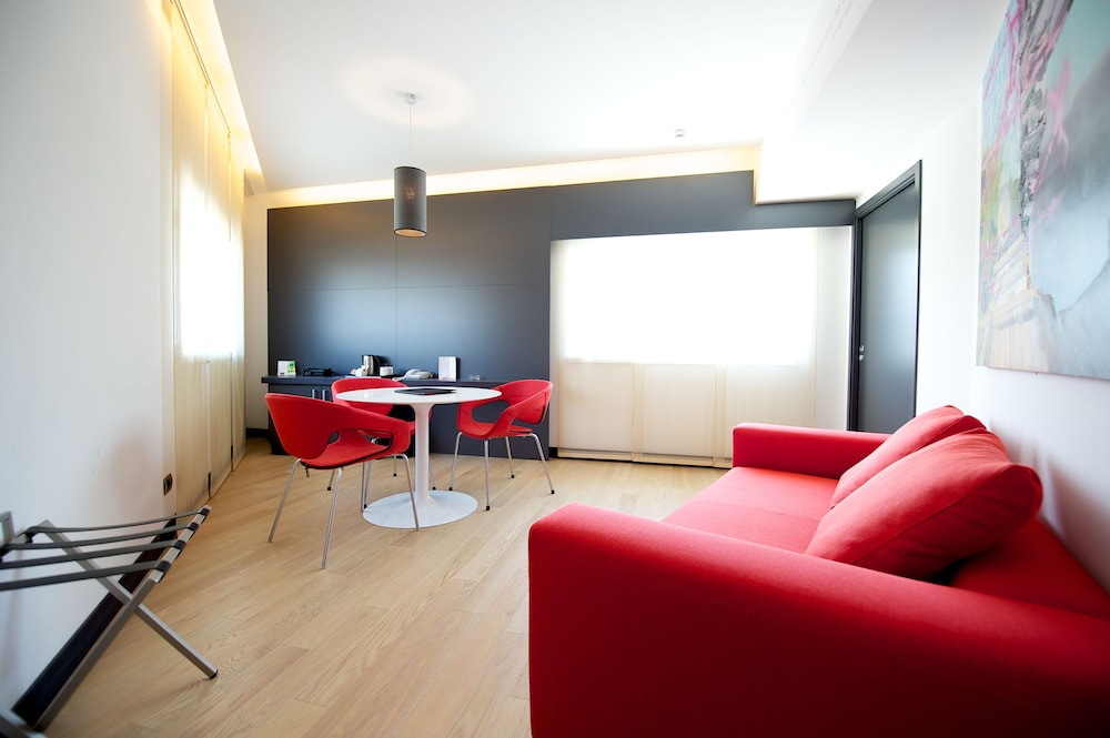 Suite Junior con cama doble del hotel Mercure Nerocubo Rovereto