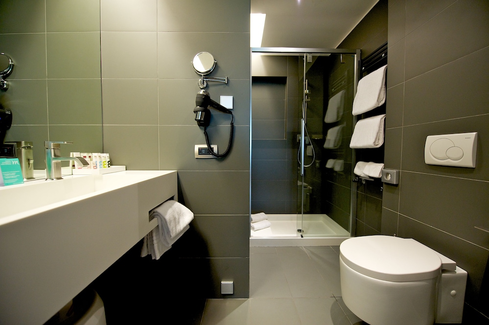 Suite Junior con cama doble del hotel Mercure Nerocubo Rovereto. Foto 4