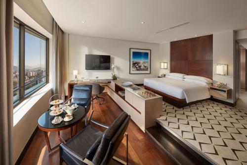 Habitación Deluxe - cama extragrande del hotel Mandarin Oriental, Santiago