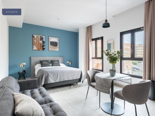 Estudio del hotel Limehome Sevilla. Foto 4