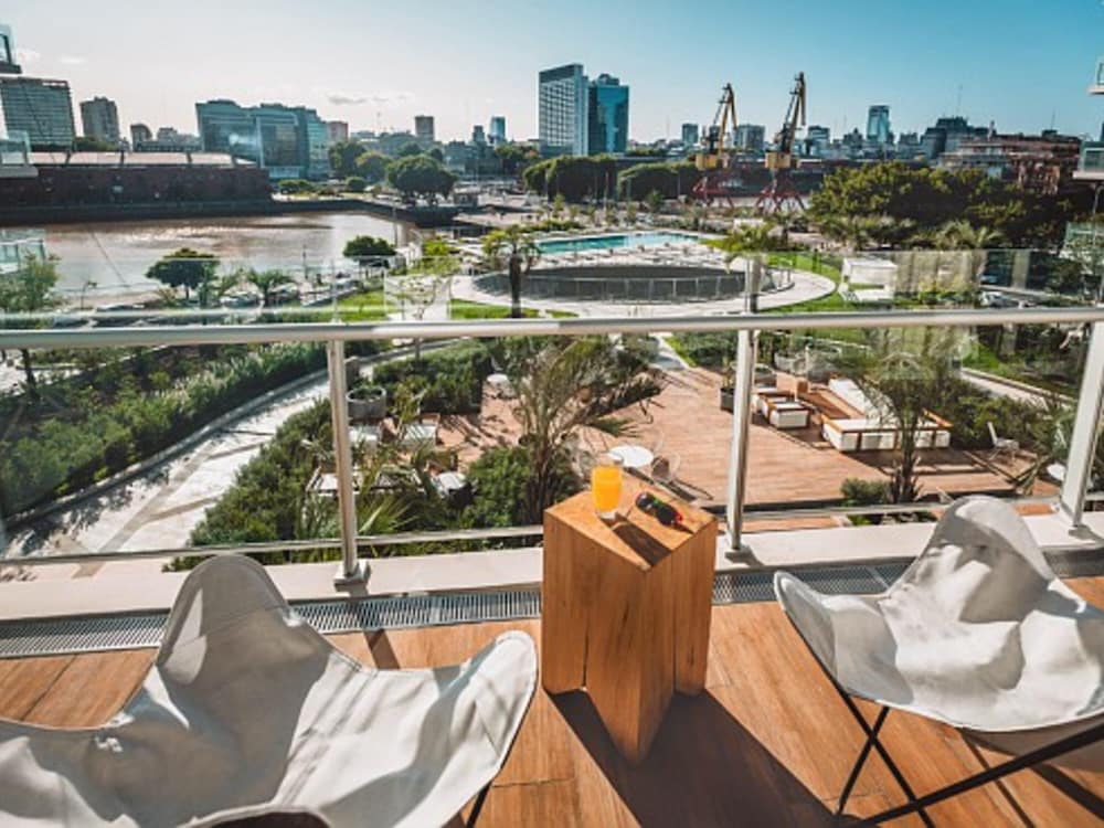 HABITACIÓN DELUXE CON VISTAS AL MUELLE del hotel SLS Buenos Aires Puerto Madero. Foto 4