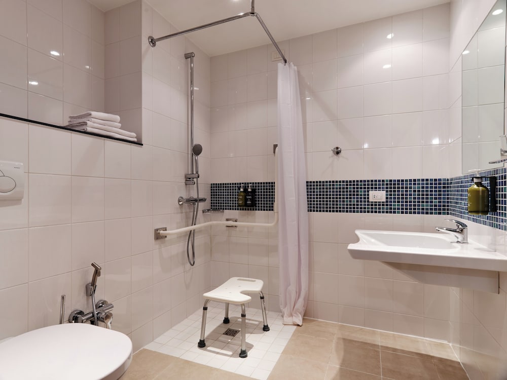 Habitación estándar, 1 cama de matrimonio, accesible para personas con discapacidad (Free Breakfast) del hotel Holiday Inn Express Milan Malpensa Airport