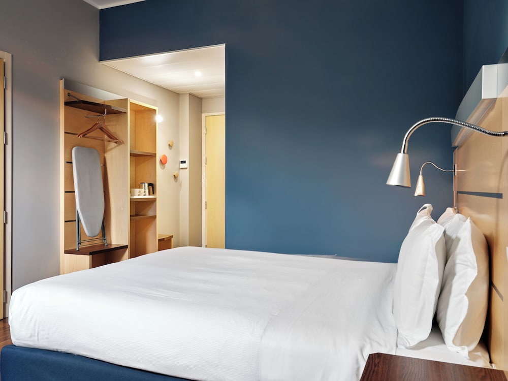 Habitación estándar, 1 cama de matrimonio, accesible para personas con discapacidad (Free Breakfast) del hotel Holiday Inn Express Milan Malpensa Airport. Foto 1