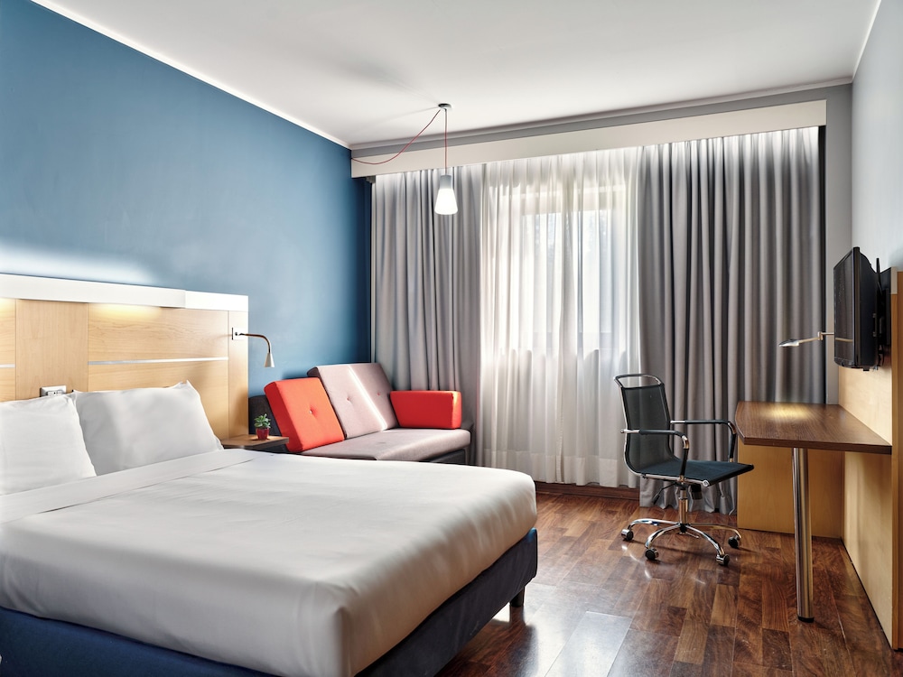 Habitación estándar, 1 cama de matrimonio con sofá cama (Free Breakfast) del hotel Holiday Inn Express Milan Malpensa Airport