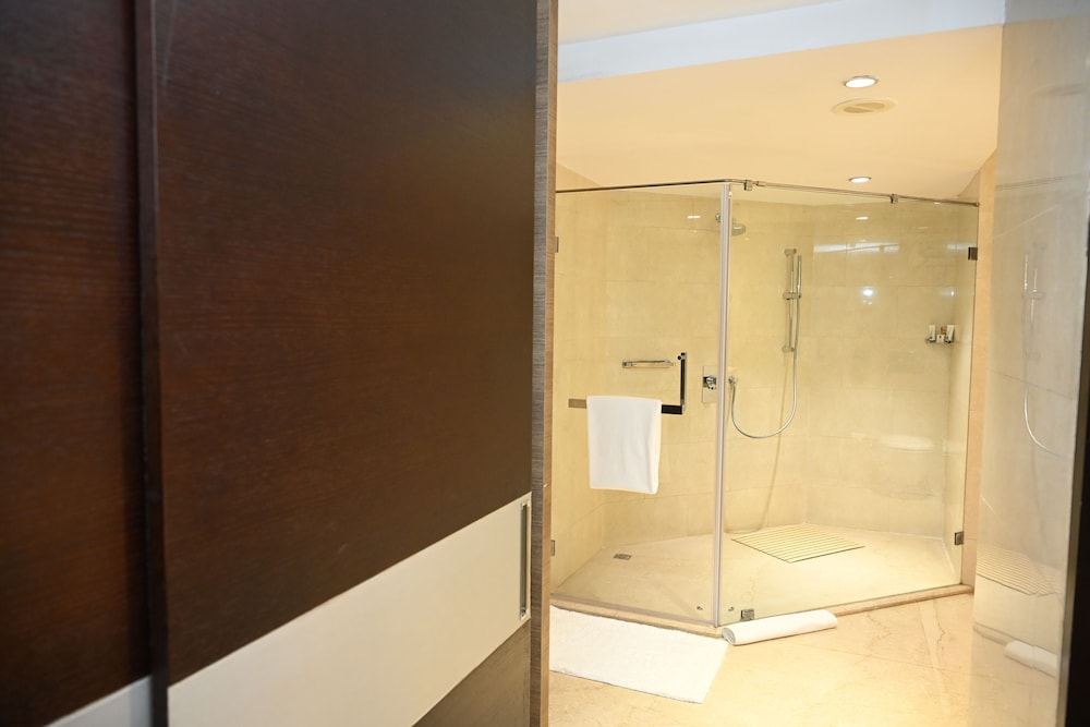 Suite Business del hotel The Lalit New Delhi. Foto 2