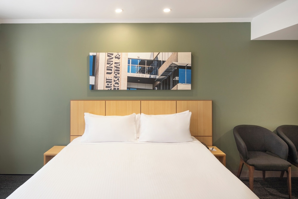 Habitación Superior accesible con cama King del hotel Mercure Sydney Macquarie Park. Foto 1
