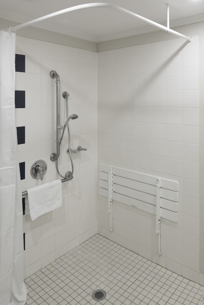 Habitación Superior accesible con cama King del hotel Mercure Sydney Macquarie Park. Foto 4