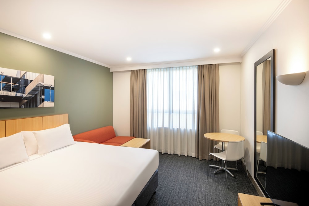 Habitación Estándar con cama Queen del hotel Mercure Sydney Macquarie Park. Foto 3