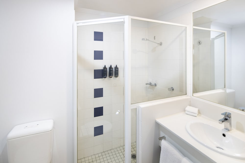 Habitación Estándar con cama Queen del hotel Mercure Sydney Macquarie Park. Foto 5