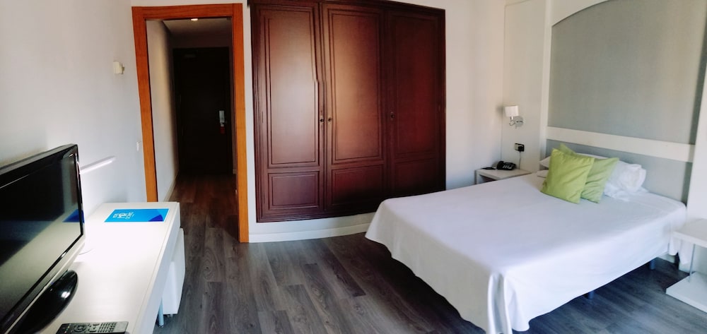 Habitación individual del hotel Mir Octavio. Foto 2