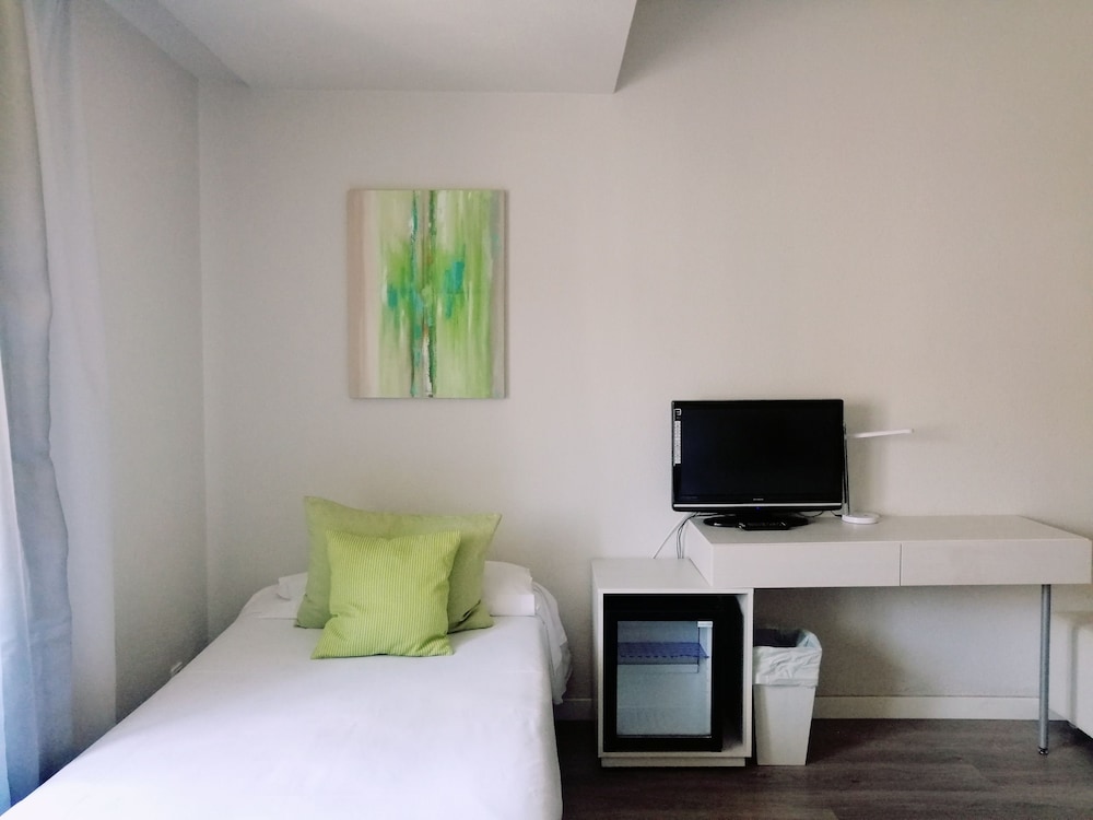 Habitación triple del hotel Mir Octavio. Foto 2