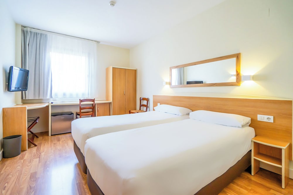 Habitación con 1 cama doble o 2 individuales del hotel YIT Ciudad de Elche