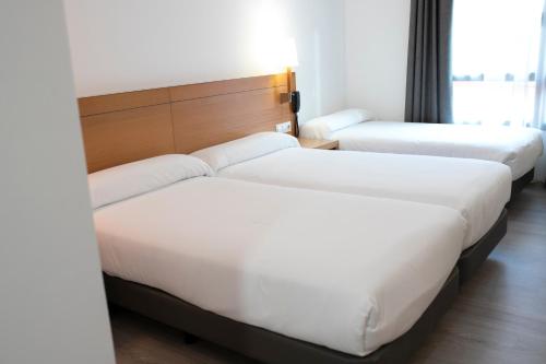 Habitación Triple del hotel Gran Victoria. Foto 1