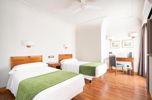 Habitación Doble Estándar - 1 o 2 camas del hotel Hernán Cortés. Foto 4