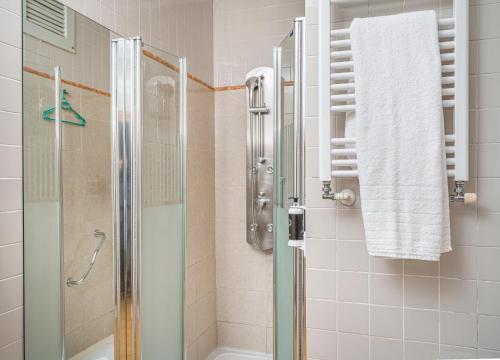 Habitación Doble Estándar - 1 o 2 camas del hotel Hernán Cortés. Foto 5