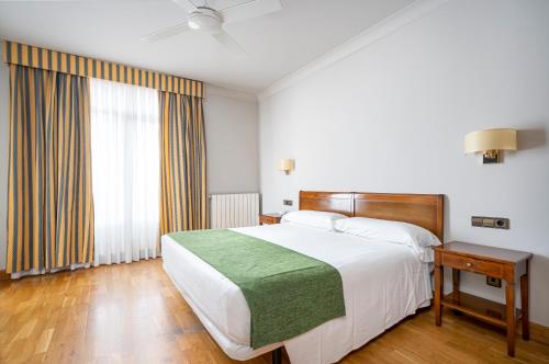 Habitación Doble Premium - 1 o 2 camas del hotel Hernán Cortés. Foto 8
