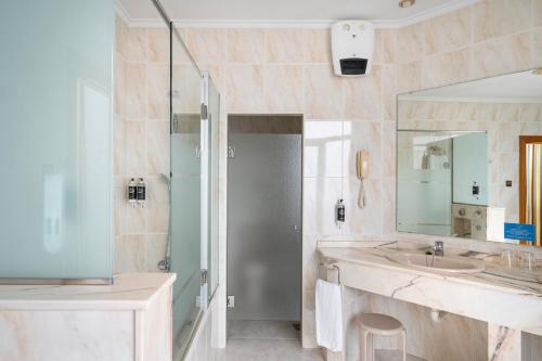 Habitación Doble Premium - 1 o 2 camas del hotel Hernán Cortés. Foto 9