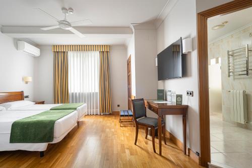 Habitación Doble Premium - 1 o 2 camas del hotel Hernán Cortés. Foto 12