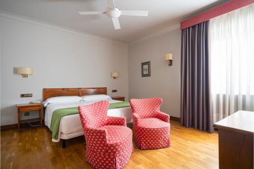 Suite del hotel Hernán Cortés. Foto 4