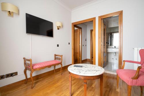 Suite del hotel Hernán Cortés. Foto 13