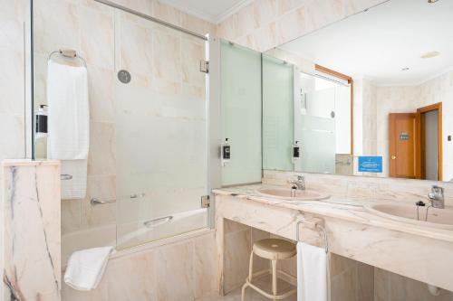 Suite del hotel Hernán Cortés. Foto 14