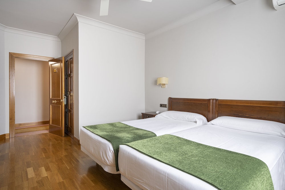 Habitación Premium Doble del hotel Hernán Cortés. Foto 3
