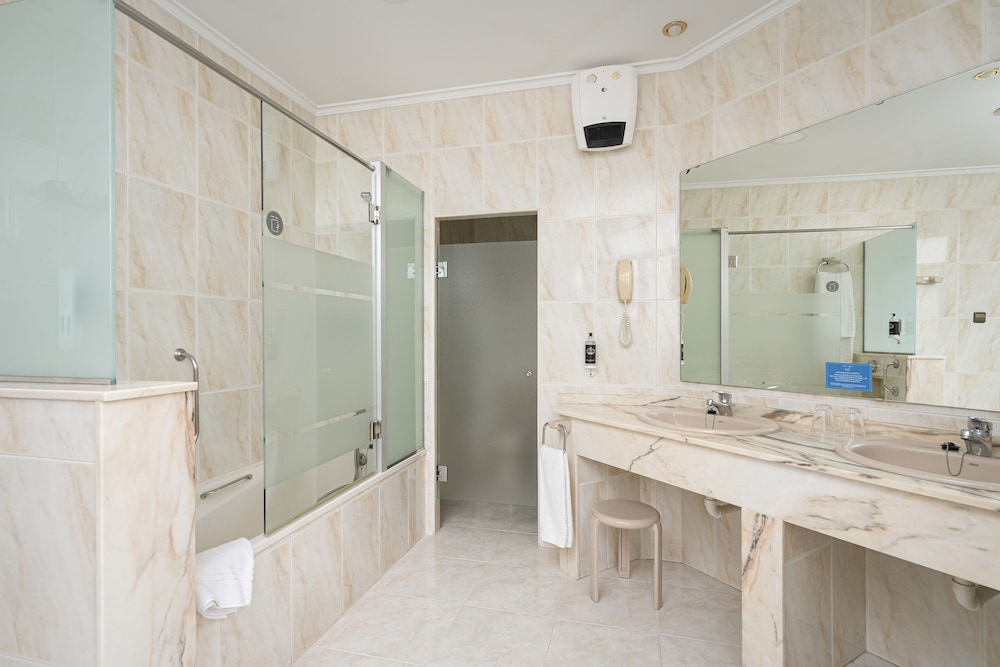 Habitación individual Premium, 1 cama doble o 2 individuales del hotel Hernán Cortés. Foto 4
