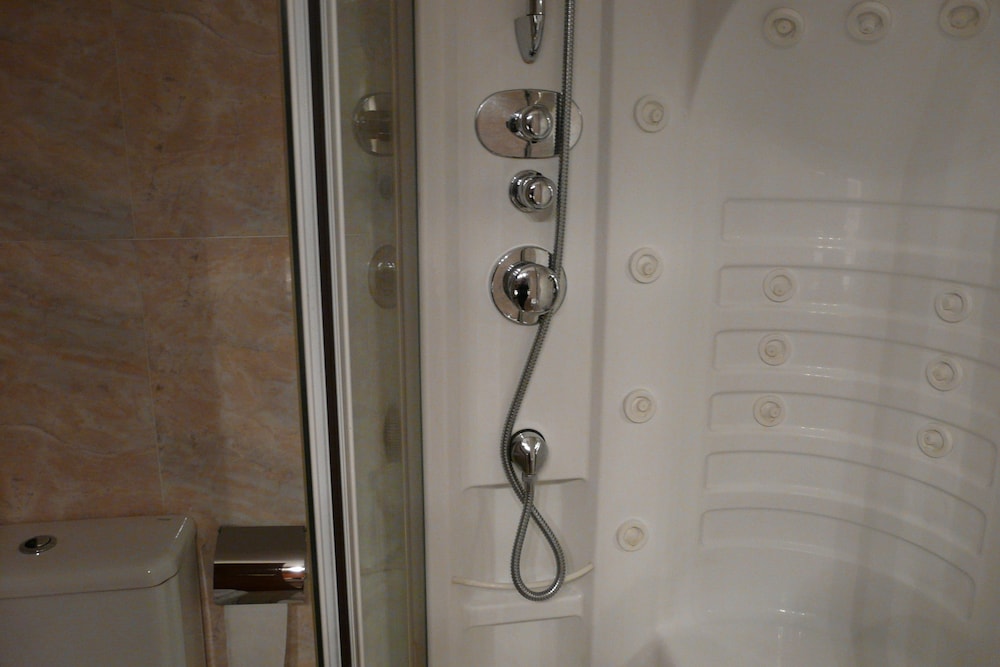 Habitación superior con 2 camas individuales del hotel Idh Angel. Foto 9