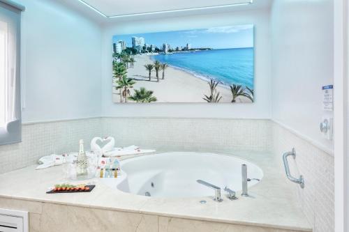 Suite del hotel Hospedium Abril. Foto 3