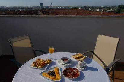 Habitación Doble con Terraza del hotel Mm Badajoz. Foto 4