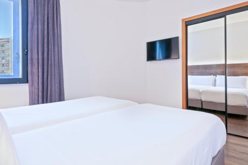 Habitación Familiar del hotel Acta Azul. Foto 3
