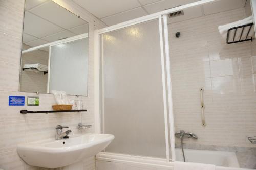 Habitación Doble del hotel Arha Santander. Foto 3