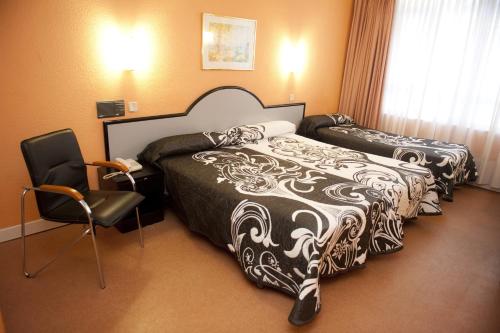 Habitación Triple del hotel Arha Santander. Foto 1