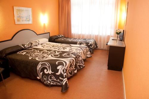 Habitación Triple del hotel Arha Santander. Foto 2
